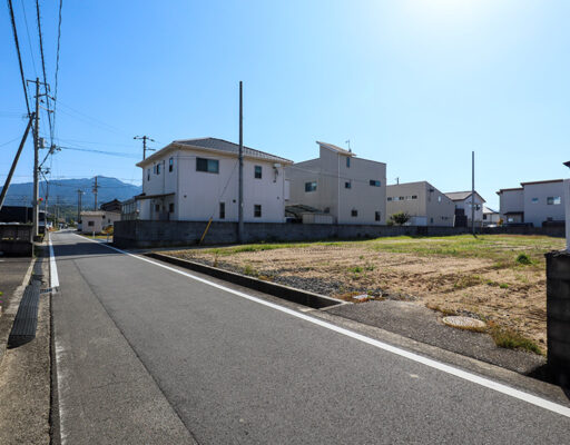 松山市北条辻売り土地の現地写真