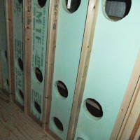 空調室をさらに断熱材で被覆して放熱を防ぐ