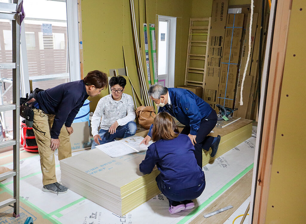 松山市針田町分譲住宅　打ち合わせ風景