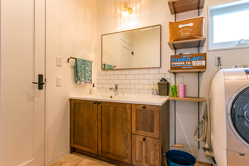 注文住宅の施工例写真で洗面脱衣室