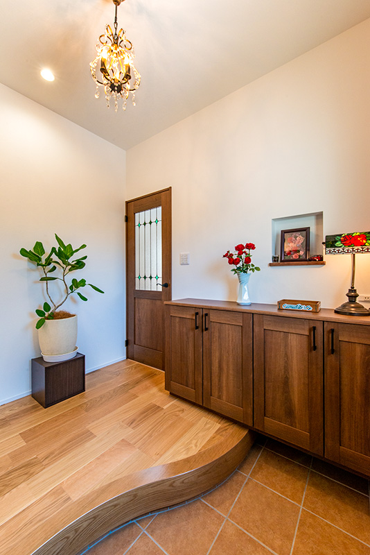 注文住宅の施工例写真で玄関ホール