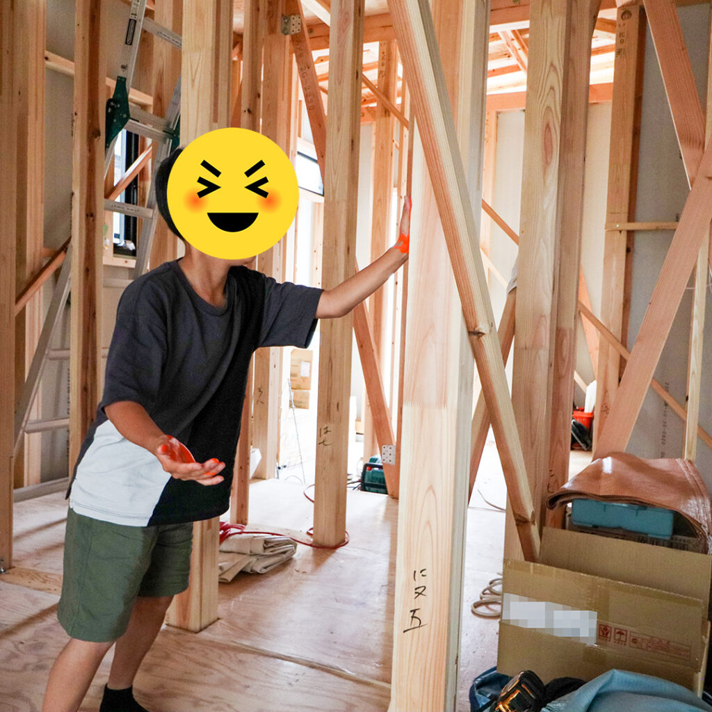 松山市I様邸　上棟記念手形の様子