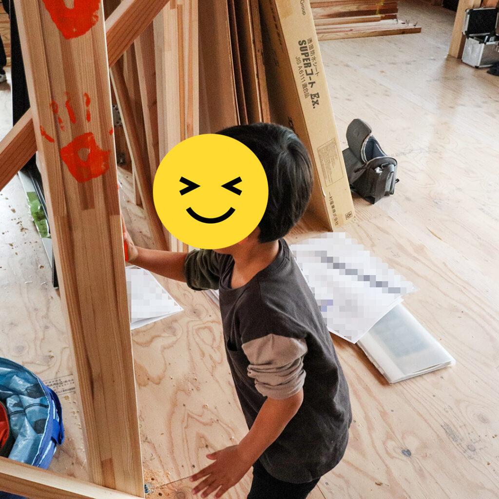 松山市I様邸　上棟記念手形の様子