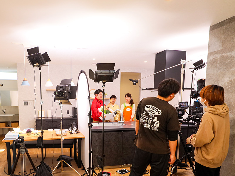 テレビ愛媛「Tai飯」ミセスホームモデルハウスにて番組の撮影風景