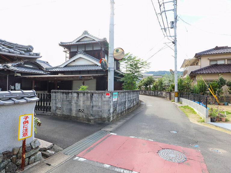 砥部町高尾田中古住宅外観、北東側から