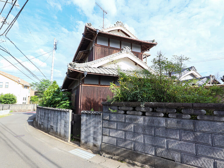 砥部町高尾田中古住宅外観、北西側より