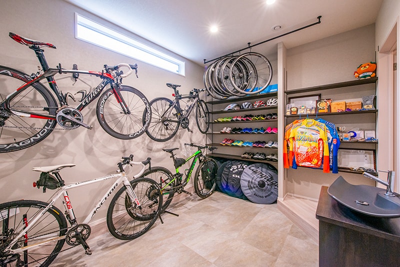 自転車ガレージ写真－ミセスホーム施工事例