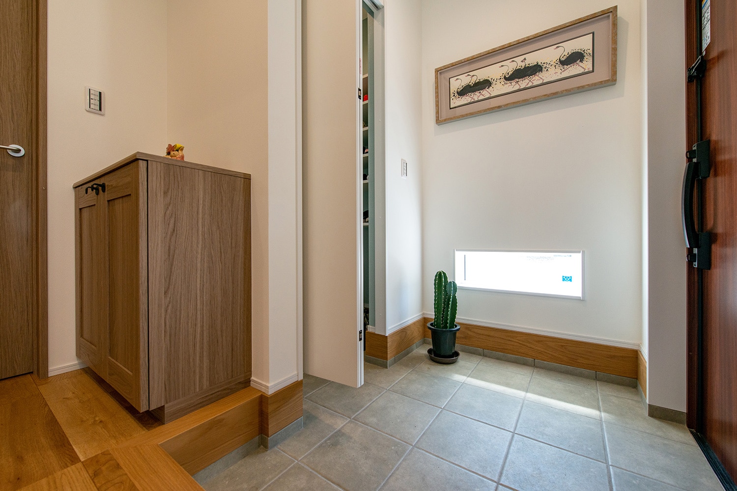 玄関（松山市N様邸）｜ミセスホーム施工事例