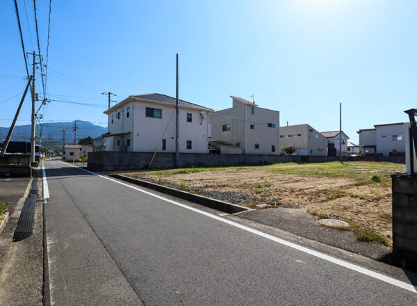 松山市北条辻売り土地の現地写真