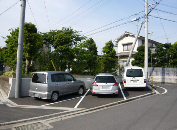 松山市姫原にある月極駐車場です。